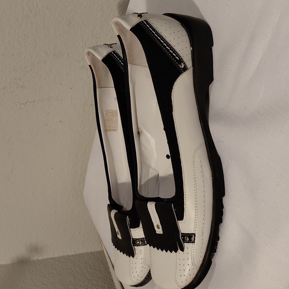 Walter Genuin Black & White Kiltie Loafers - Picture 3 of 5